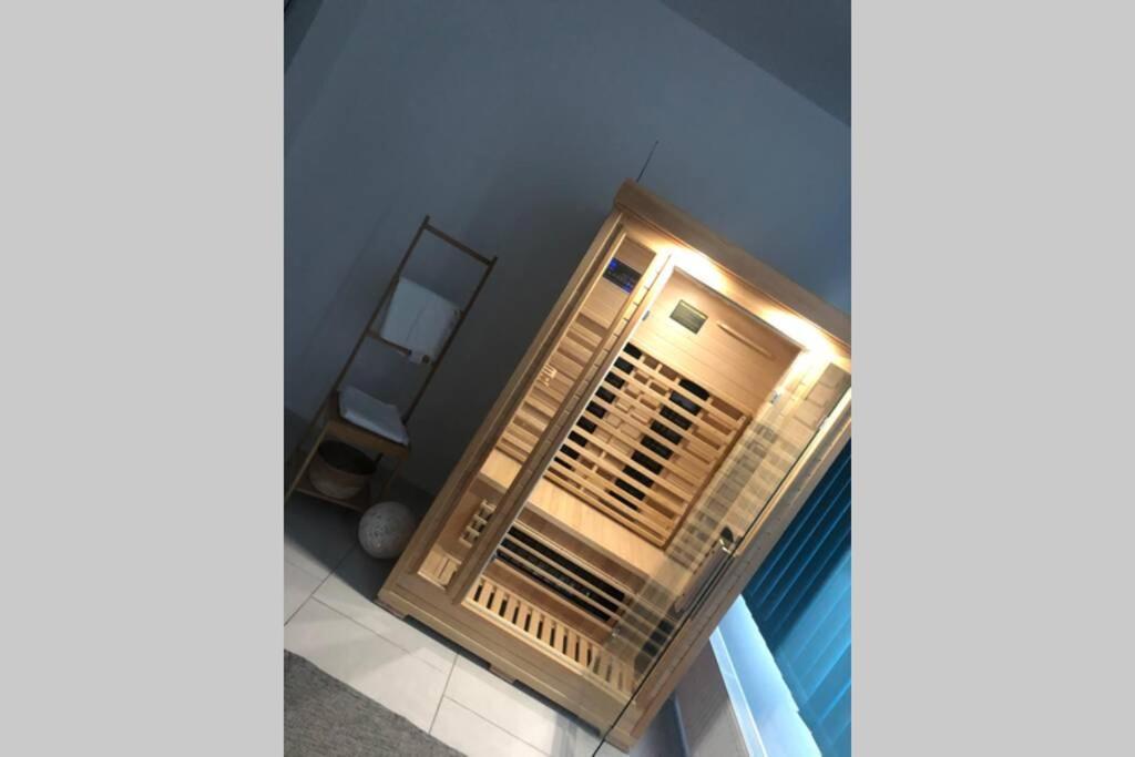 Stadtsuite Mit Sauna In Wiener Neustadt 135 M2 外观 照片