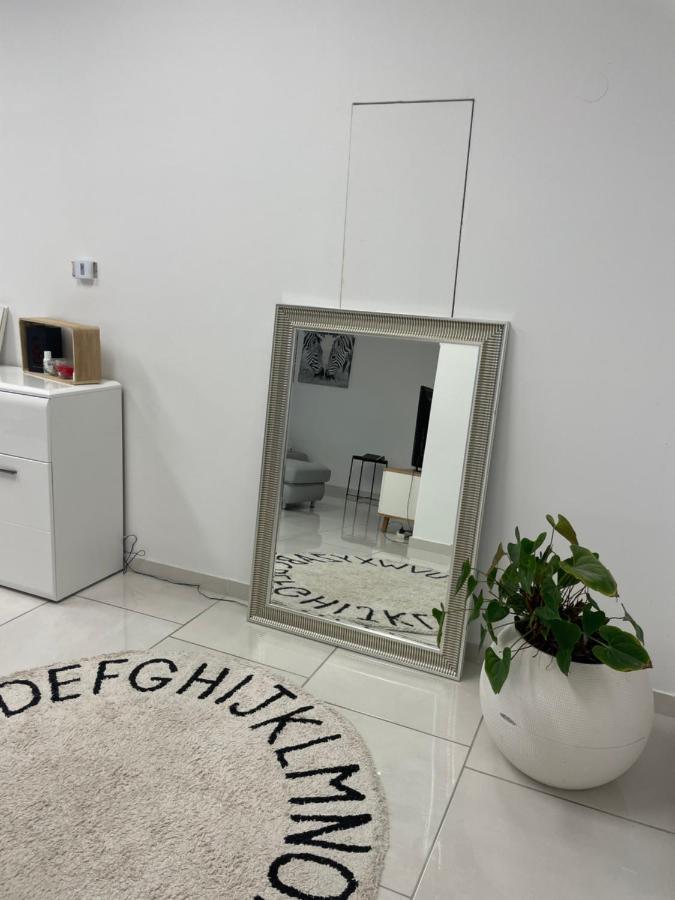 Stadtsuite Mit Sauna In Wiener Neustadt 135 M2 外观 照片