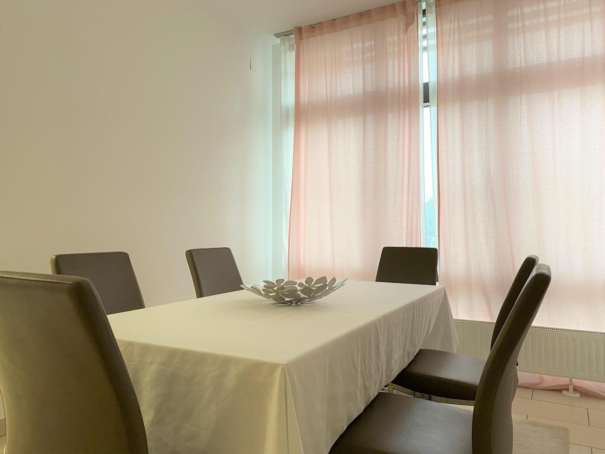 Stadtsuite Mit Sauna In Wiener Neustadt 135 M2 外观 照片