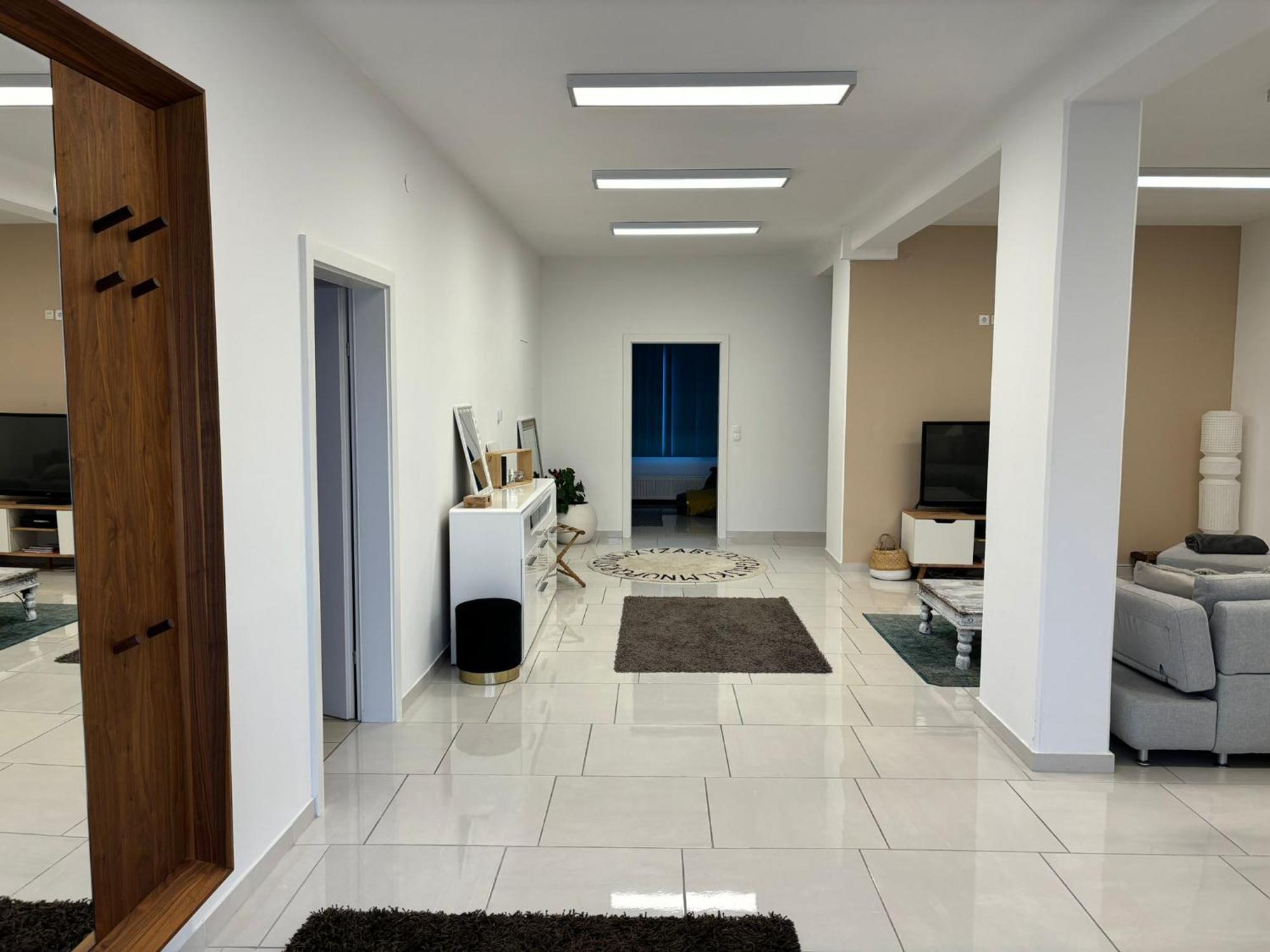 Stadtsuite Mit Sauna In Wiener Neustadt 135 M2 外观 照片